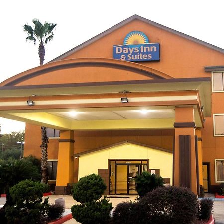 Days Inn & Suites By Wyndham Houston North/Aldine Exteriör bild