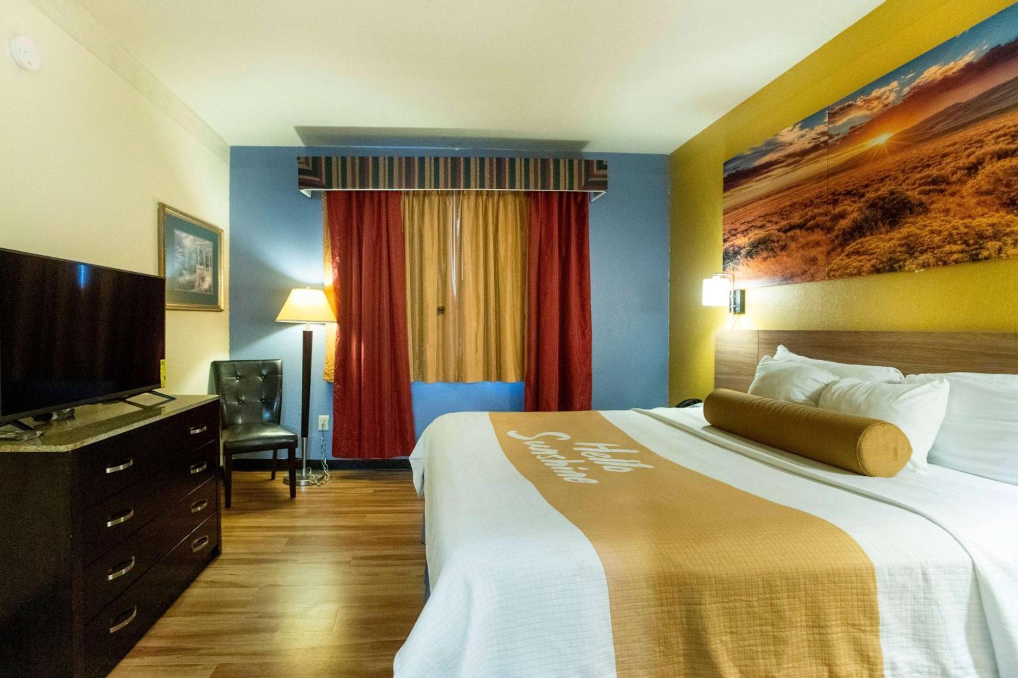 Days Inn & Suites By Wyndham Houston North/Aldine Exteriör bild