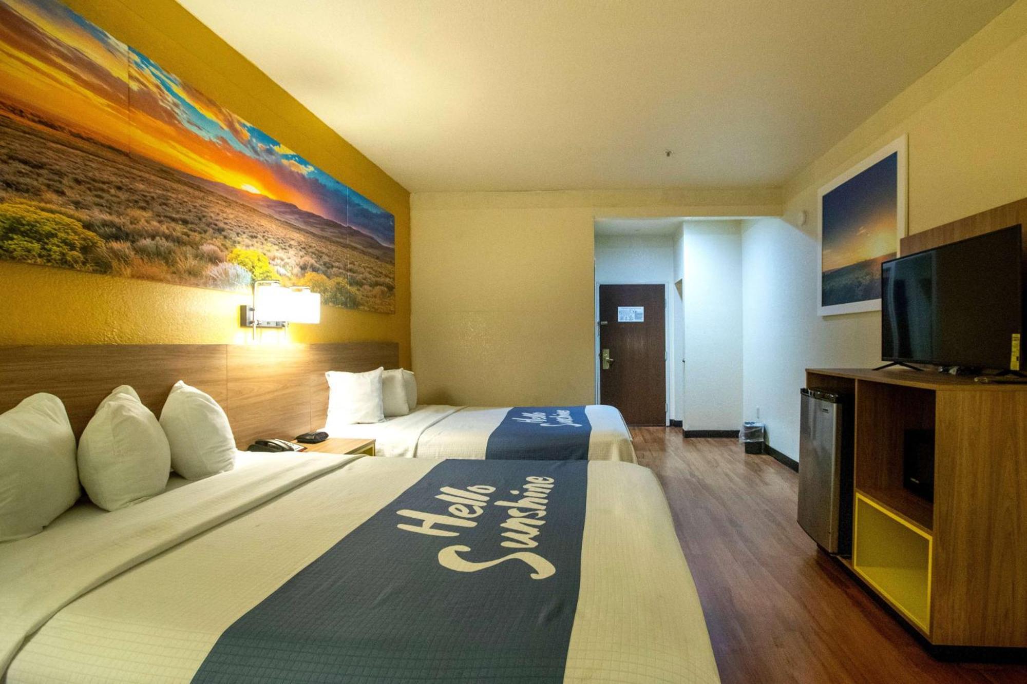 Days Inn & Suites By Wyndham Houston North/Aldine Exteriör bild