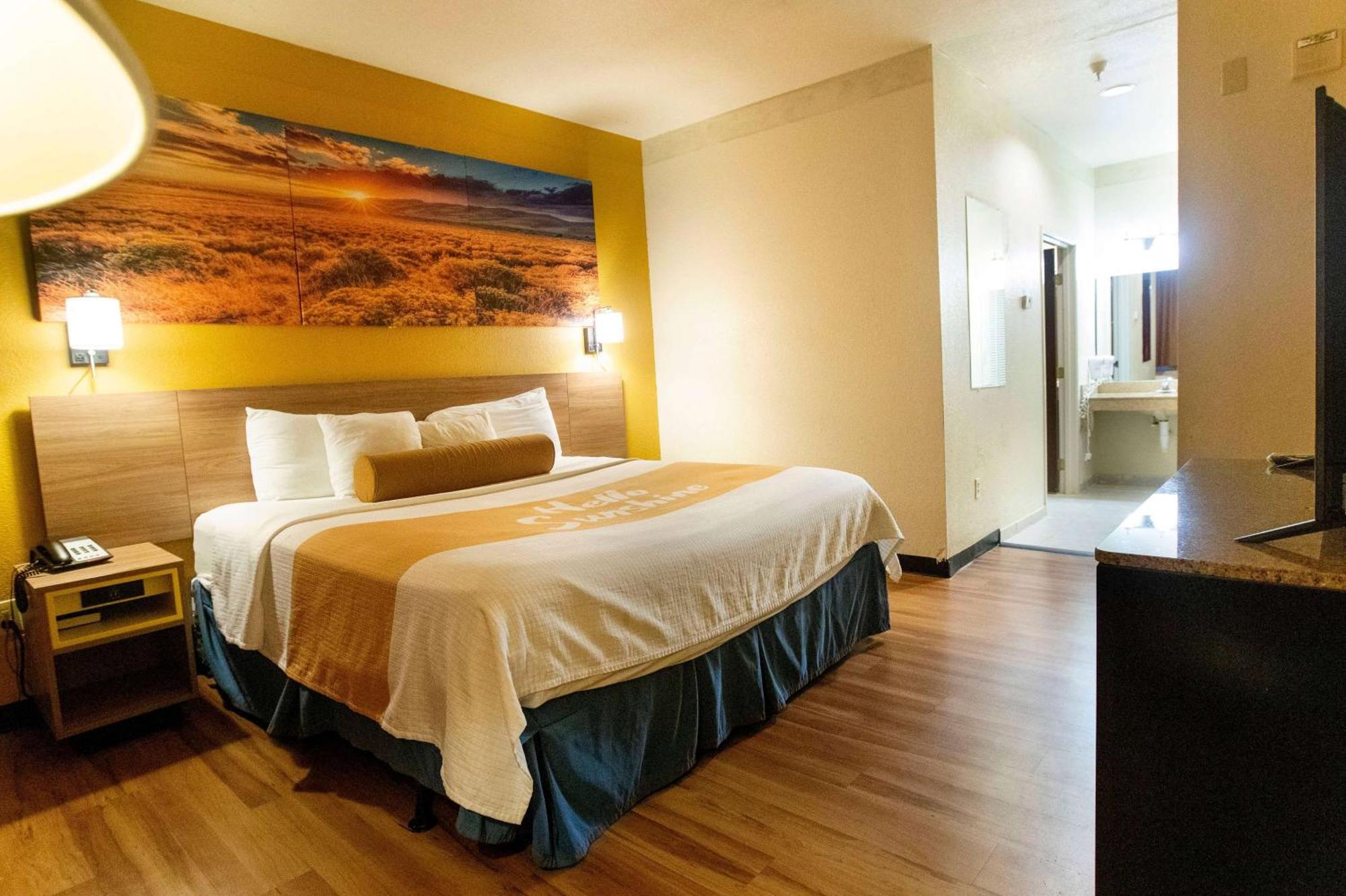 Days Inn & Suites By Wyndham Houston North/Aldine Exteriör bild